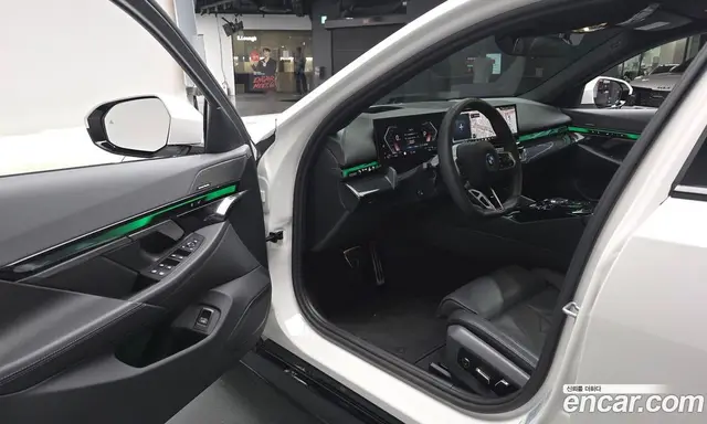 BMW 5 серия 2025 2.0 автомат (гидро), миниатюра 12