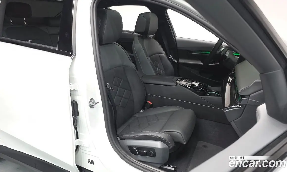 BMW 5 серия 2025 2.0 автомат (гидро), фото 15 BMW 5 серия 2025 2.0 автомат (гидро), фото 15