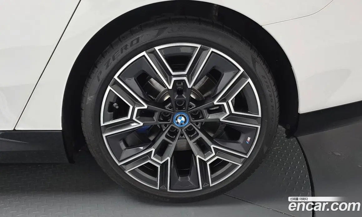 BMW 5 серия 2025 2.0 автомат (гидро), фото 6 BMW 5 серия 2025 2.0 автомат (гидро), фото 6