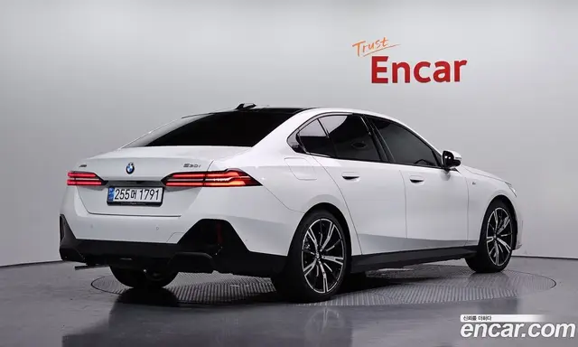 BMW 5 серия 2025 2.0 автомат (гидро), миниатюра 2