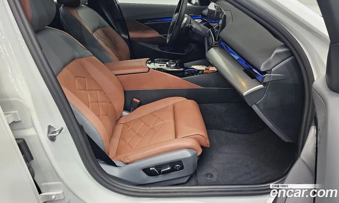 BMW 5 серия 2025 2.0 автомат (гидро), фото 16