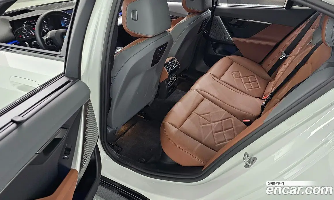 BMW 5 серия 2025 2.0 автомат (гидро), фото 18