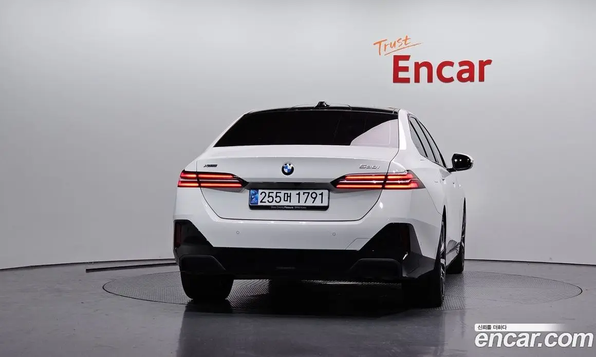 BMW 5 серия 2025 2.0 автомат (гидро), фото 4
