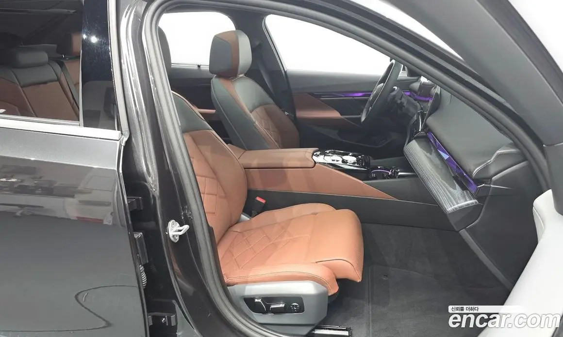 BMW 5 серия 2025 2.0 автомат (гидро), фото 15 BMW 5 серия 2025 2.0 автомат (гидро), фото 15