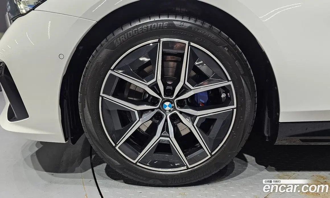 BMW 5 серия 2025 2.0 автомат (гидро), фото 5 BMW 5 серия 2025 2.0 автомат (гидро), фото 5