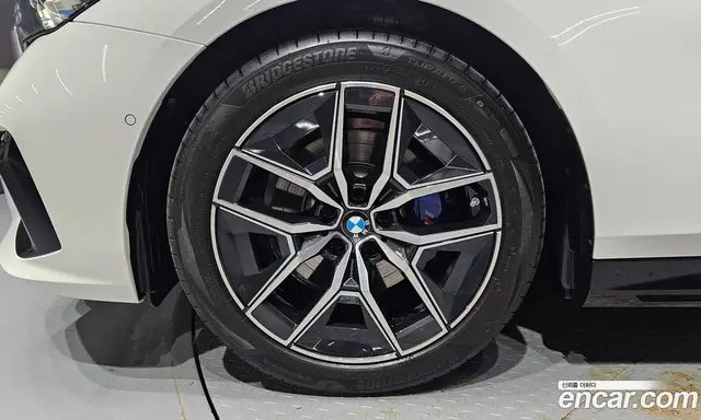 BMW 5 серия 2025 2.0 автомат (гидро), миниатюра 5 BMW 5 серия 2025 2.0 автомат (гидро), миниатюра 5