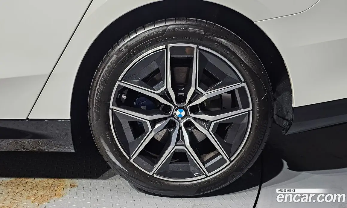 BMW 5 серия 2025 2.0 автомат (гидро), фото 7 BMW 5 серия 2025 2.0 автомат (гидро), фото 7