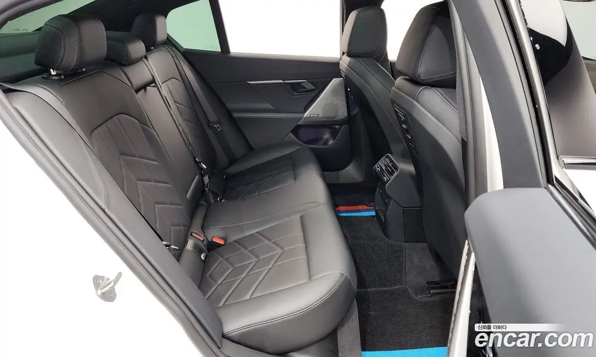 BMW 5 серия 2025 2.0 автомат (гидро), фото 17 BMW 5 серия 2025 2.0 автомат (гидро), фото 17