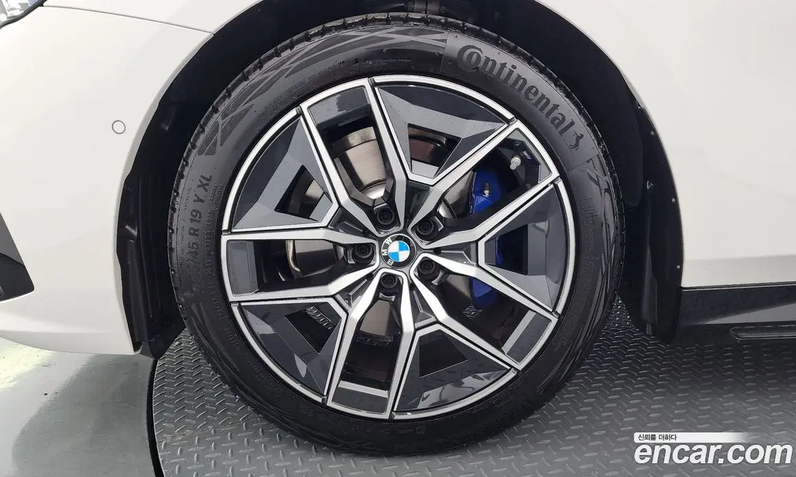 BMW 5 серия 2025 2.0 автомат (гидро), фото 5 BMW 5 серия 2025 2.0 автомат (гидро), фото 5