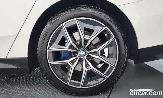 BMW 5 серия 2025 2.0 автомат (гидро), миниатюра 7 BMW 5 серия 2025 2.0 автомат (гидро), миниатюра 7
