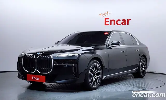 BMW 7 серия, 2025, 28 627 км