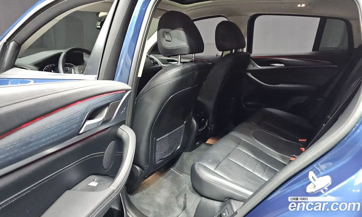 BMW X4 2025 2.0 автомат (гидро), фото 18