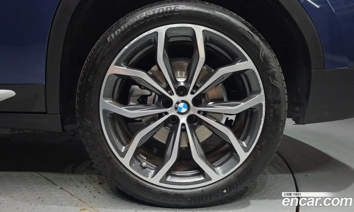 BMW X4 2025 2.0 автомат (гидро), фото 7