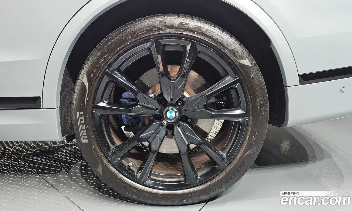 BMW X7 2024 4.4 автомат (гидро), фото 7