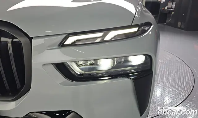 BMW X7 2024 4.4 автомат (гидро), миниатюра 8