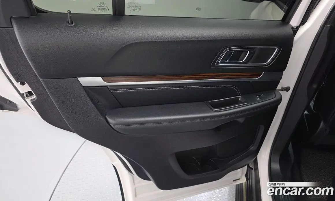 Ford Explorer 2019 2.3 автомат (гидро), фото 15