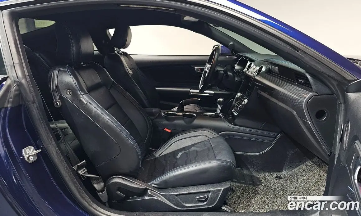 Ford Mustang 2018 2.3 автомат (гидро), фото 15