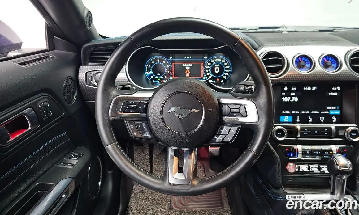 Ford Mustang 2018 2.3 автомат (гидро), фото 17