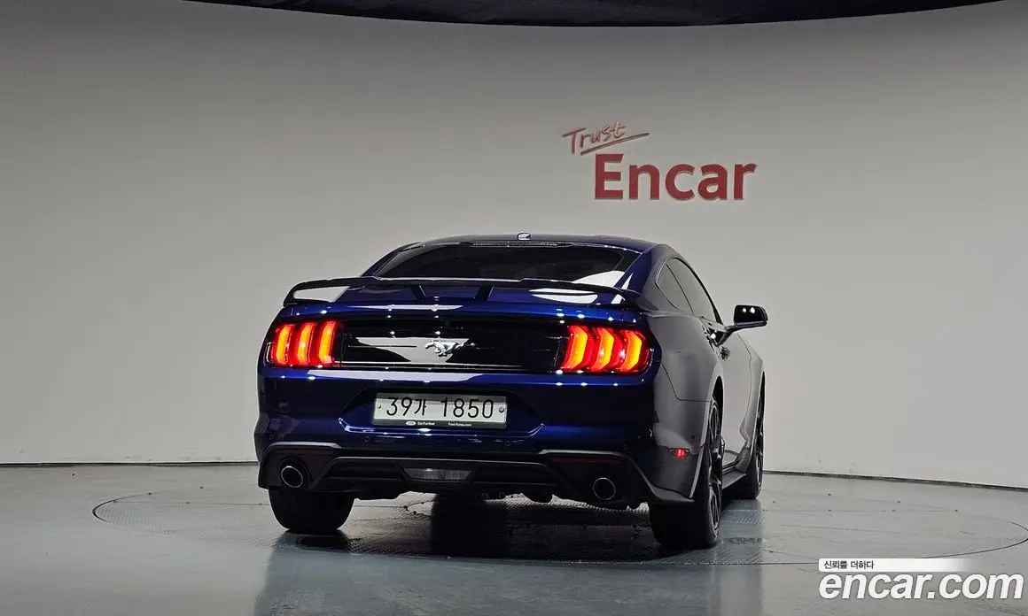 Ford Mustang 2018 2.3 автомат (гидро), фото 3
