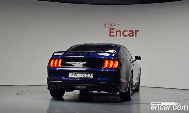 Ford Mustang 2018 2.3 автомат (гидро), миниатюра 3