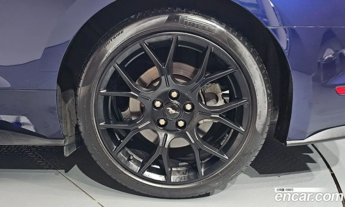 Ford Mustang 2018 2.3 автомат (гидро), фото 6