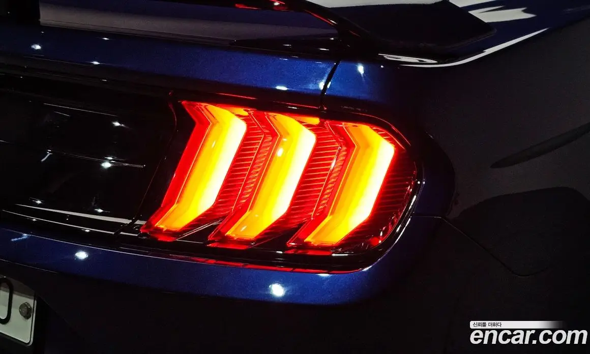 Ford Mustang 2018 2.3 автомат (гидро), фото 8
