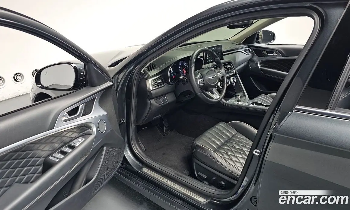 Genesis G70 2018 2.0 автомат (гидро), фото 12 Genesis G70 2018 2.0 автомат (гидро), фото 12