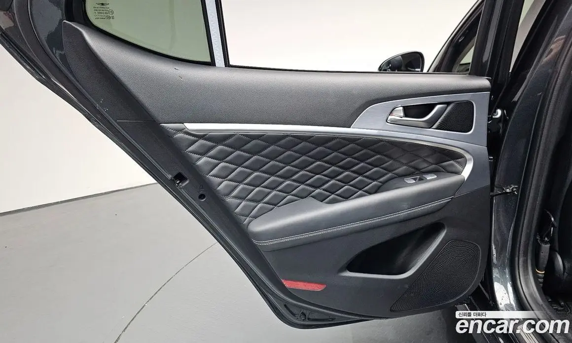Genesis G70 2018 2.0 автомат (гидро), фото 14 Genesis G70 2018 2.0 автомат (гидро), фото 14