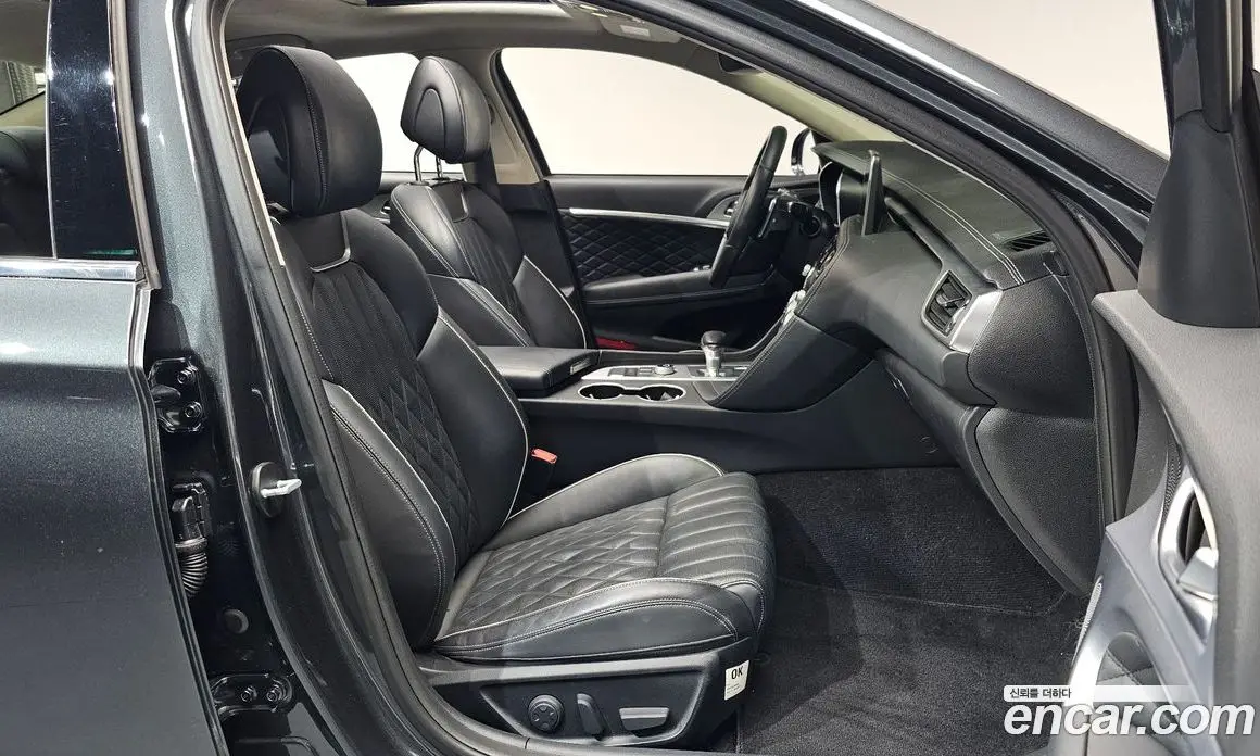 Genesis G70 2018 2.0 автомат (гидро), фото 15 Genesis G70 2018 2.0 автомат (гидро), фото 15