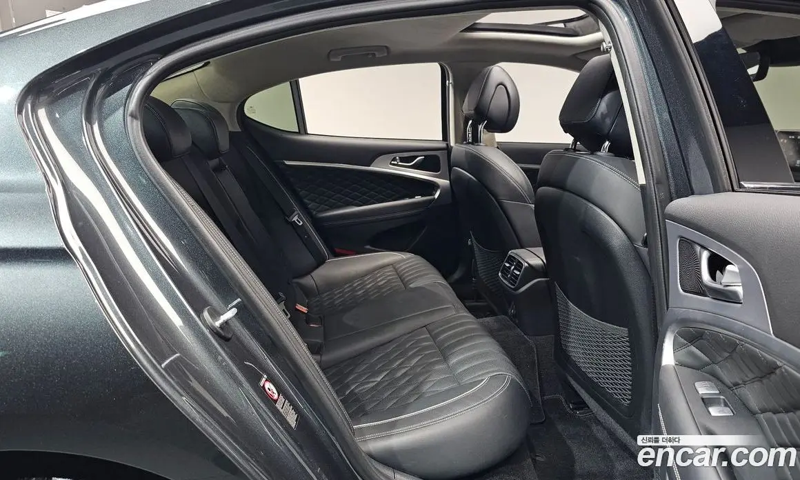 Genesis G70 2018 2.0 автомат (гидро), фото 17 Genesis G70 2018 2.0 автомат (гидро), фото 17