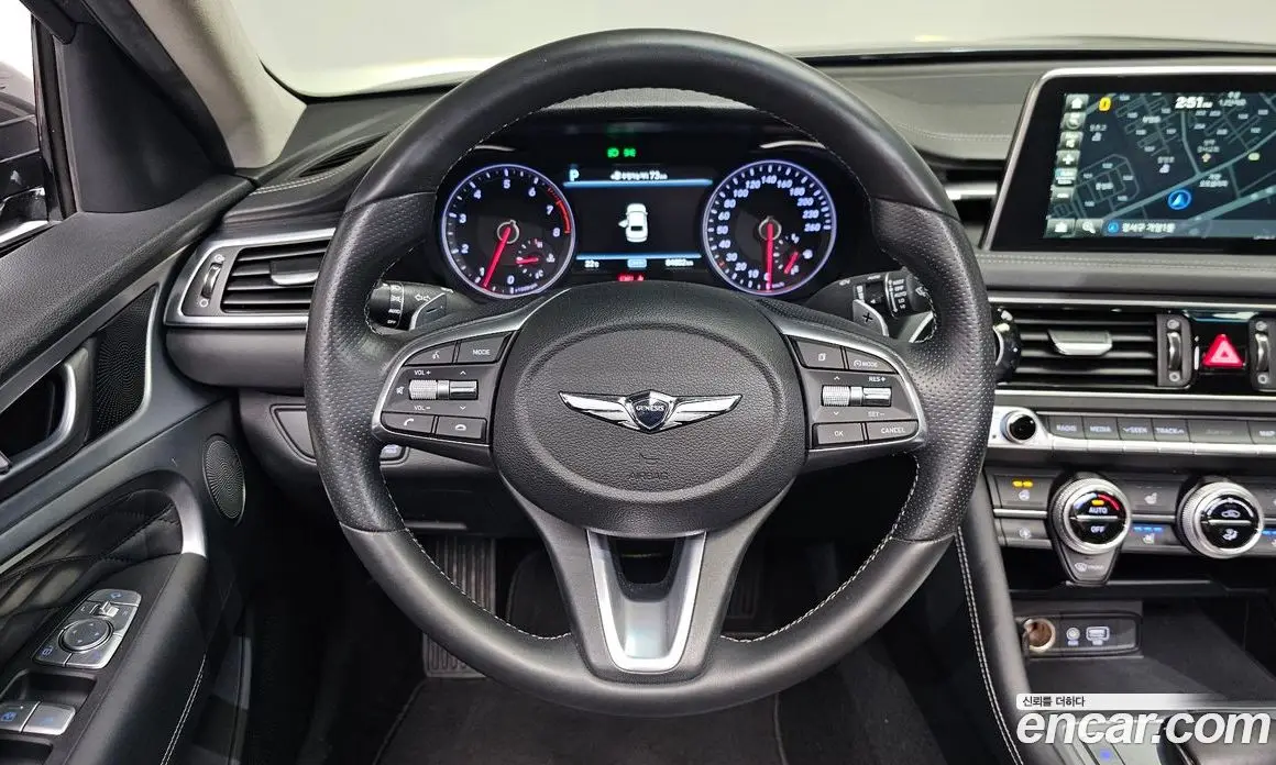 Genesis G70 2018 2.0 автомат (гидро), фото 18 Genesis G70 2018 2.0 автомат (гидро), фото 18