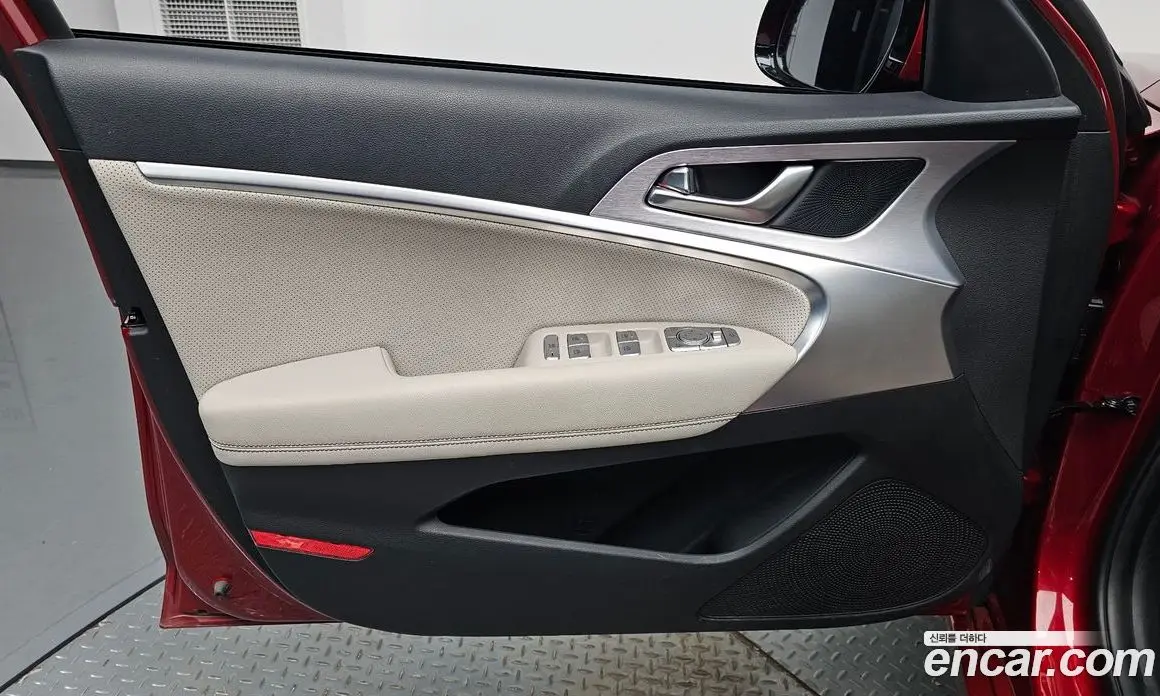Genesis G70 2019 2.0 автомат (гидро), фото 13 Genesis G70 2019 2.0 автомат (гидро), фото 13