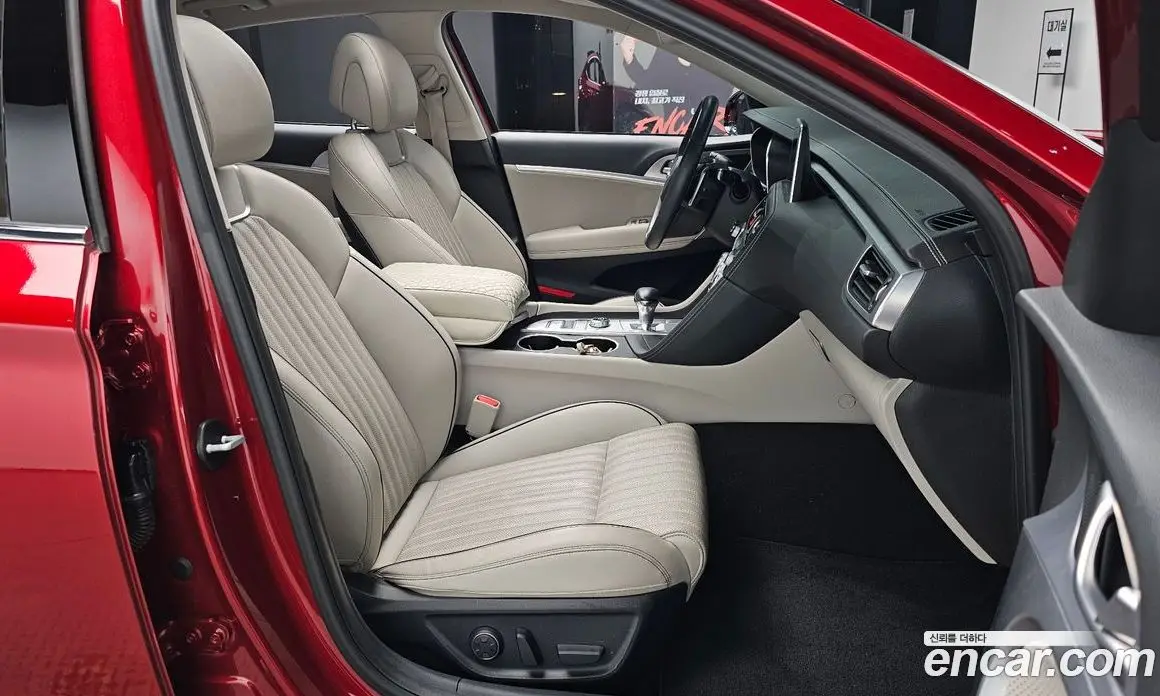 Genesis G70 2019 2.0 автомат (гидро), фото 16 Genesis G70 2019 2.0 автомат (гидро), фото 16