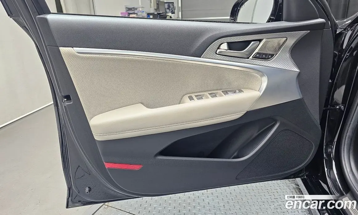 Genesis G70 2022 2.0 автомат (гидро), фото 14