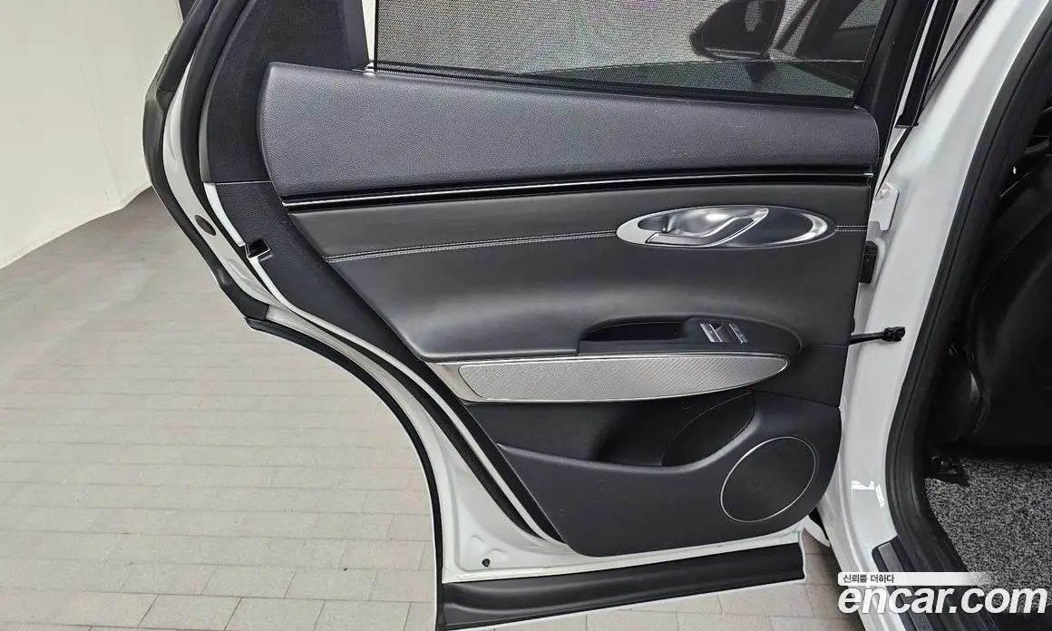 Genesis GV70 2021 2.5 автомат (гидро), фото 15 Genesis GV70 2021 2.5 автомат (гидро), фото 15