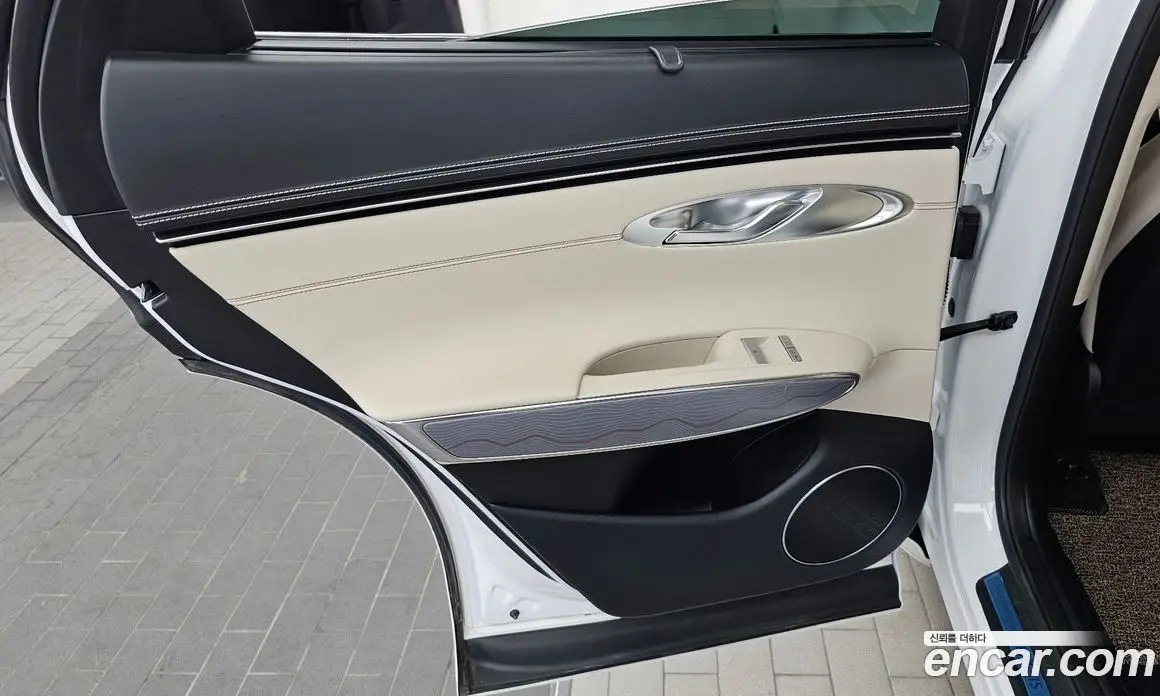 Genesis GV70 2024 2.5 автомат (гидро), фото 15