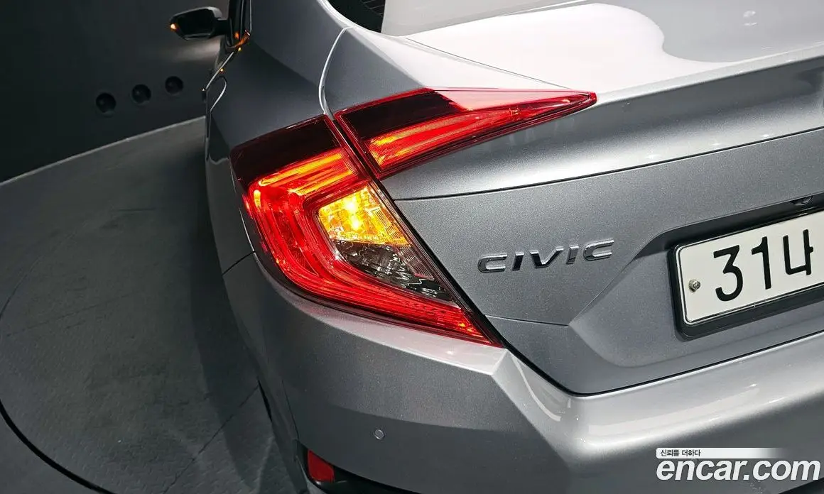 Honda Civic 2018 2.0 автомат (гидро), фото 9 Honda Civic 2018 2.0 автомат (гидро), фото 9