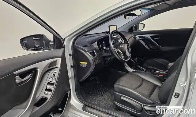 Hyundai Avante 2015 1.6 автомат (гидро), миниатюра 12