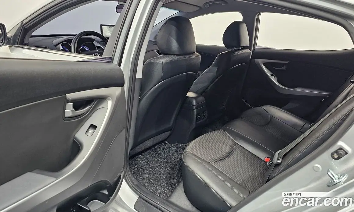Hyundai Avante 2015 1.6 автомат (гидро), фото 16
