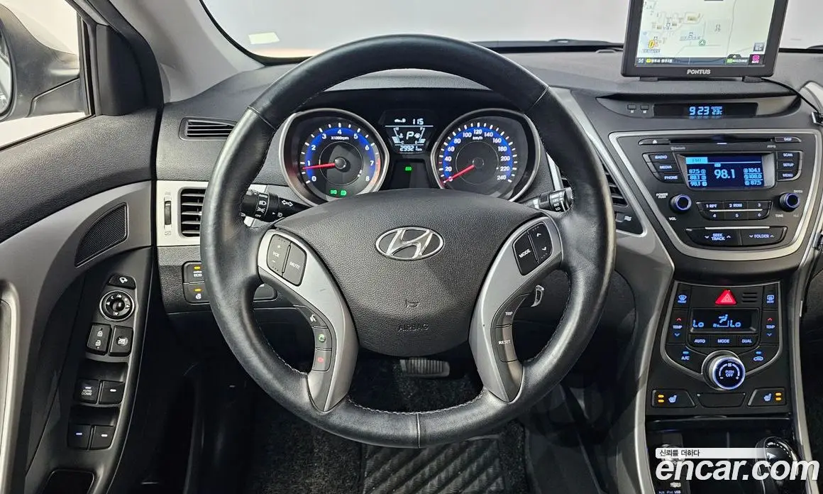 Hyundai Avante 2015 1.6 автомат (гидро), фото 17
