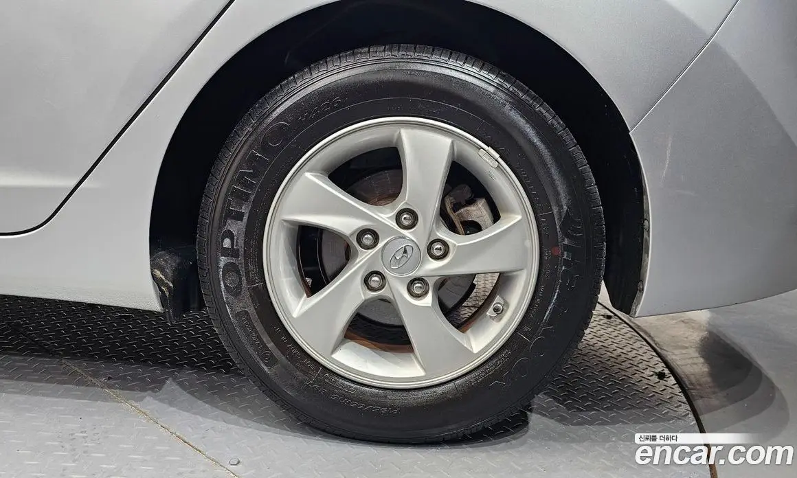 Hyundai Avante 2015 1.6 автомат (гидро), фото 6