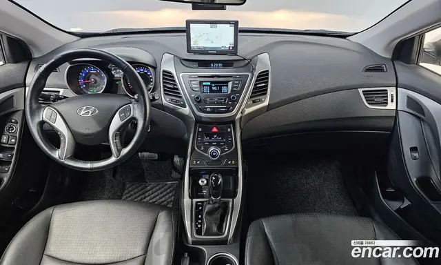 Hyundai Avante 2015 1.6 автомат (гидро), миниатюра 9