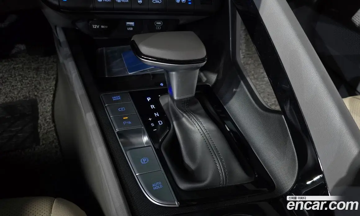 Hyundai Avante 2023 1.6 автомат (гидро), фото 12