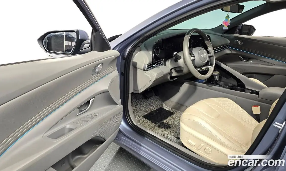 Hyundai Avante 2023 1.6 автомат (гидро), фото 13