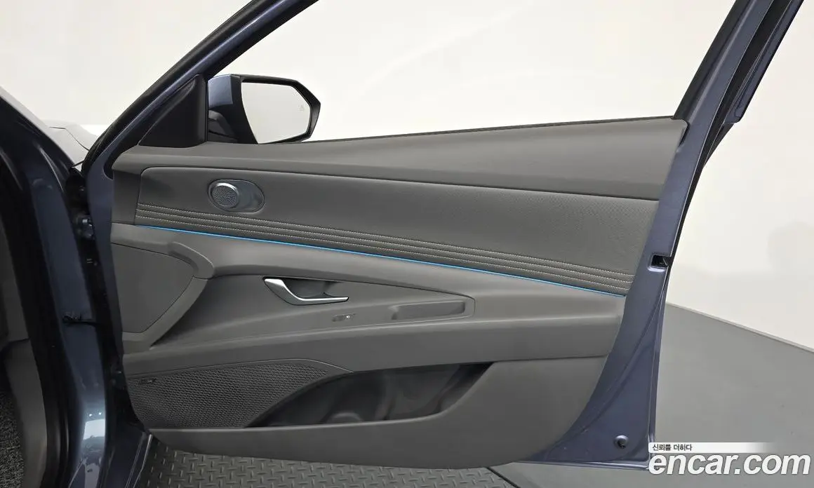 Hyundai Avante 2023 1.6 автомат (гидро), фото 14