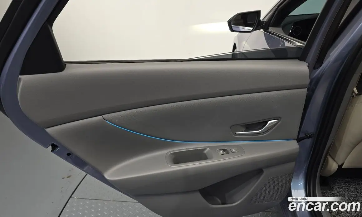 Hyundai Avante 2023 1.6 автомат (гидро), фото 15