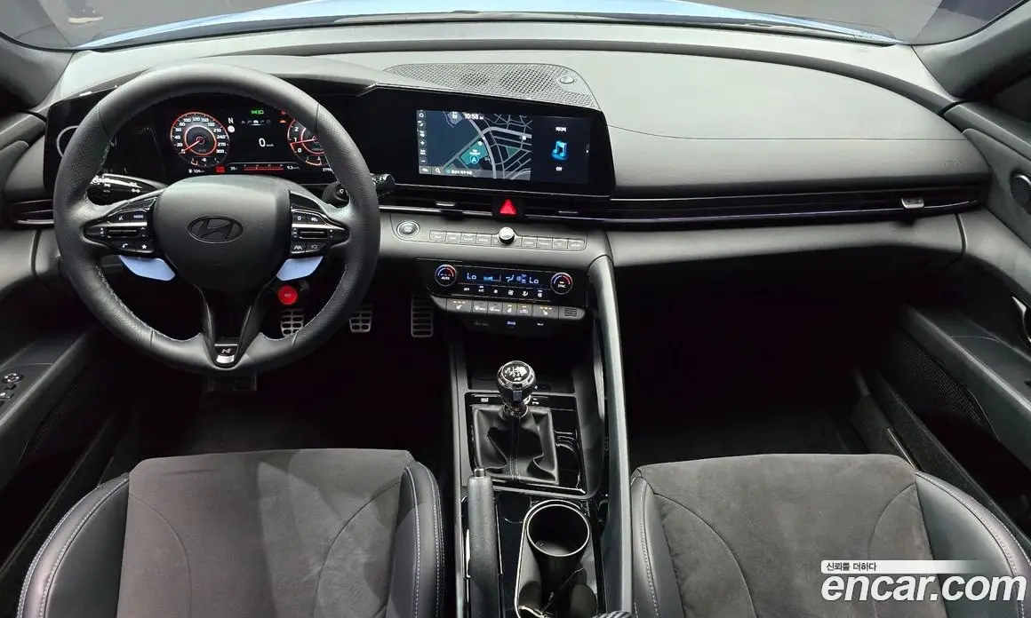 Hyundai Avante 2024 2.0 механика, фото 10 Hyundai Avante 2024 2.0 механика, фото 10