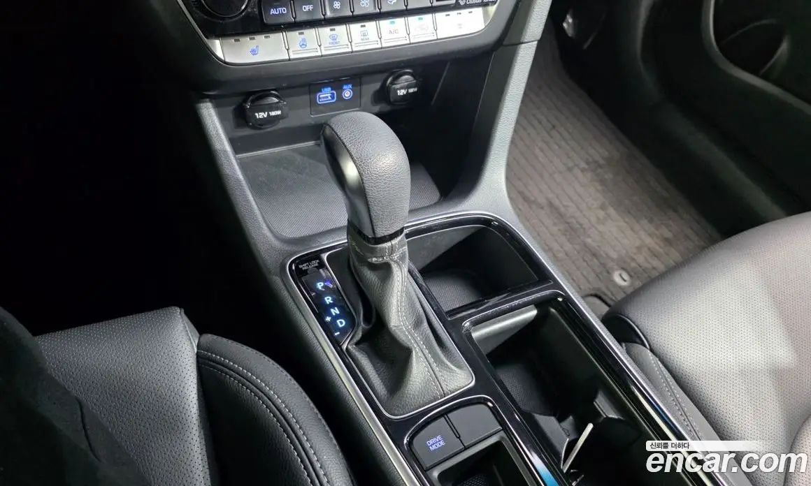 Hyundai Sonata 2017 2.0 автомат (гидро), фото 12 Hyundai Sonata 2017 2.0 автомат (гидро), фото 12