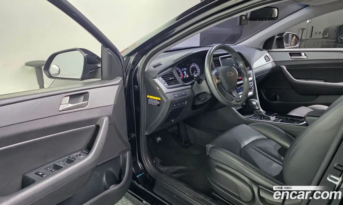 Hyundai Sonata 2017 2.0 автомат (гидро), фото 13 Hyundai Sonata 2017 2.0 автомат (гидро), фото 13