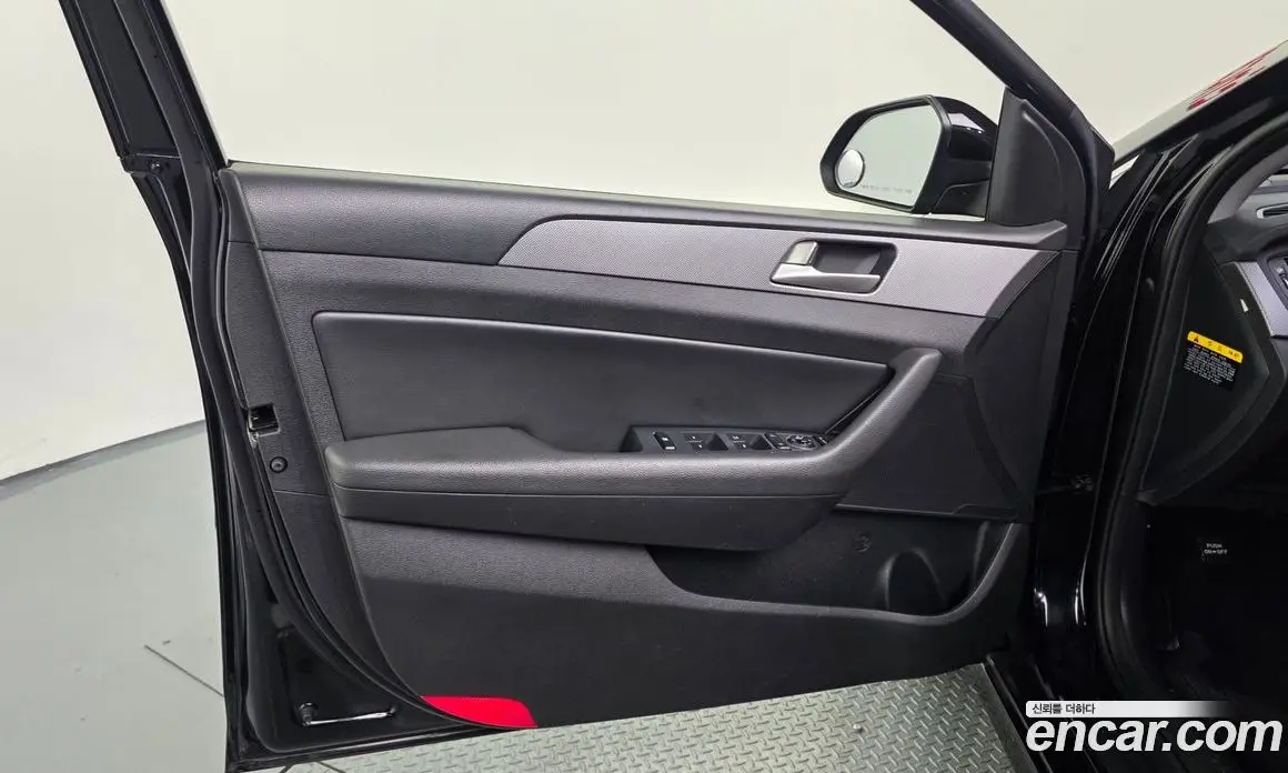 Hyundai Sonata 2017 2.0 автомат (гидро), фото 14 Hyundai Sonata 2017 2.0 автомат (гидро), фото 14